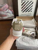Sapatenis L0uis Vuitton Bege imported oferta