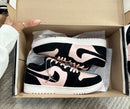 AJ1 Low Preto/rosa - Lançamento