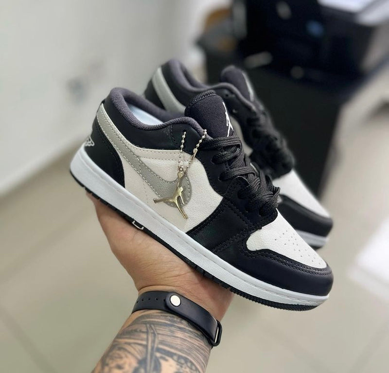 AJ1 Low Black/White - Lançamento