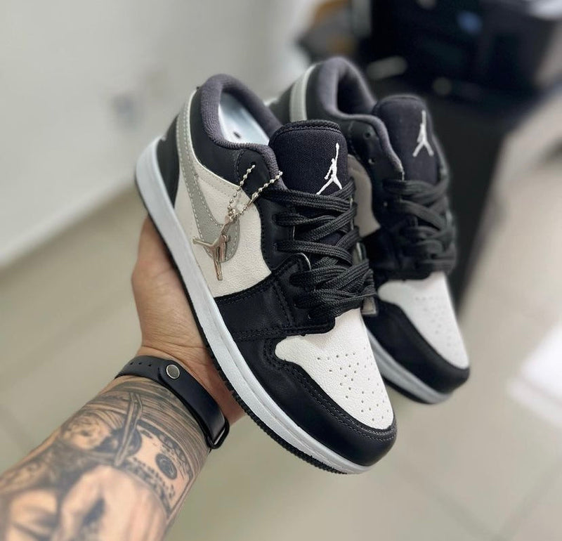 AJ1 Low Black/White - Lançamento