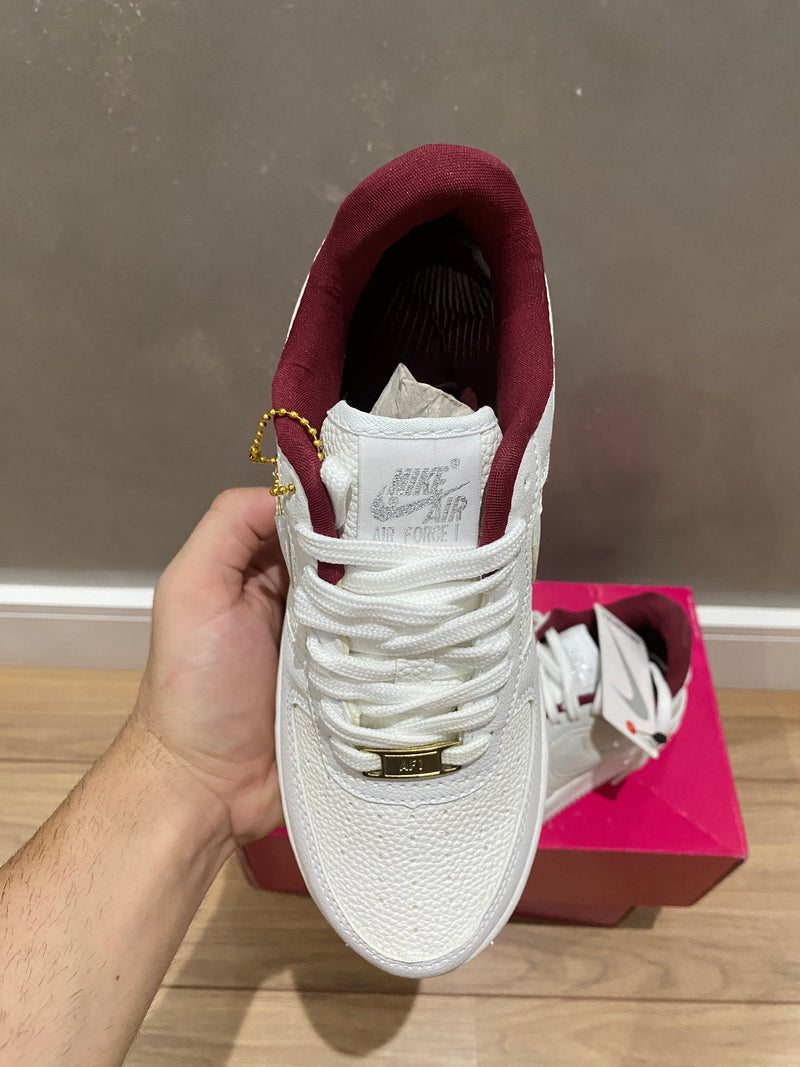 Air Force 1 Branco/Vermelho - Lançamento