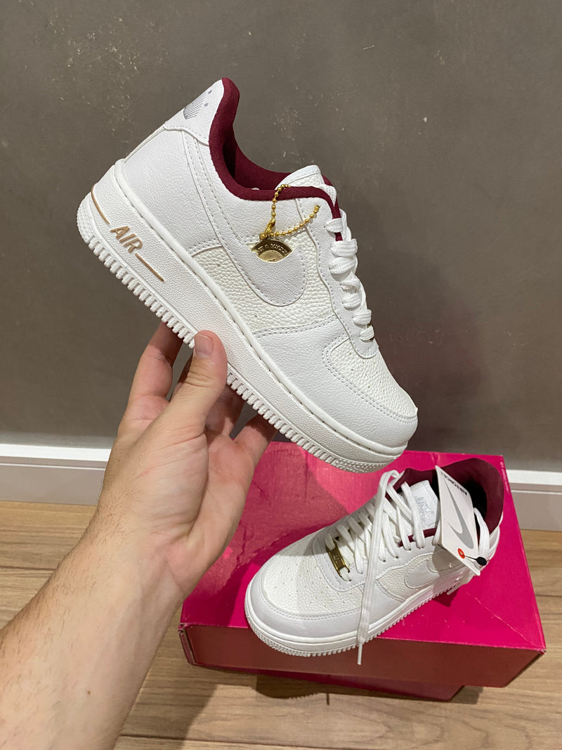 Air Force 1 Branco/Vermelho - Lançamento