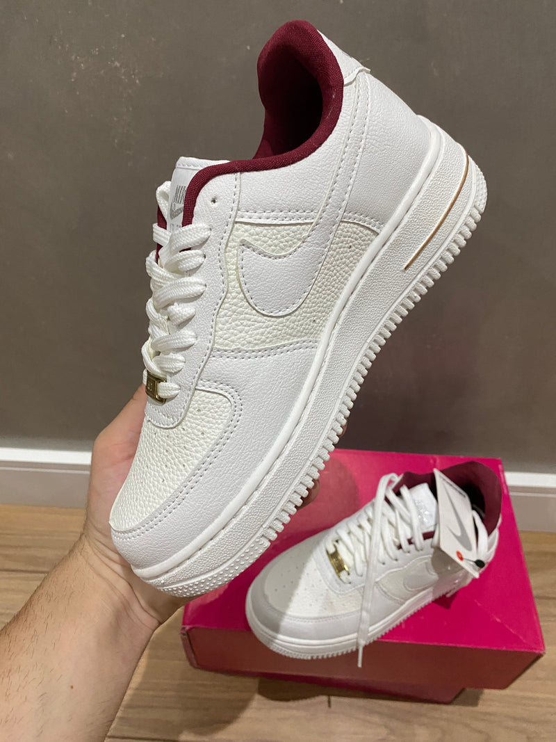 Air Force 1 Branco/Vermelho - Lançamento