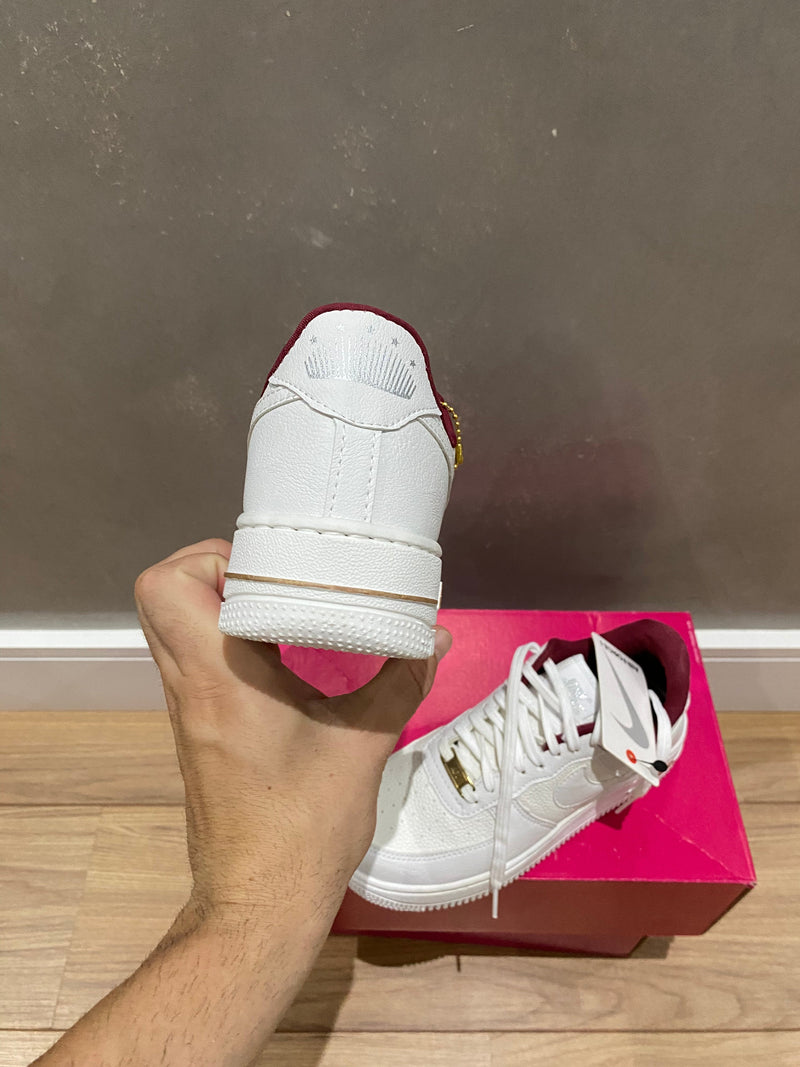 Air Force 1 Branco/Vermelho - Lançamento