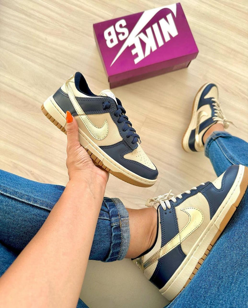 Dunk Low Azul marinho/brilhante - Lançamento