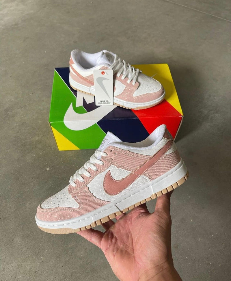 Dunk Low Rosa Tecido - Lançamento