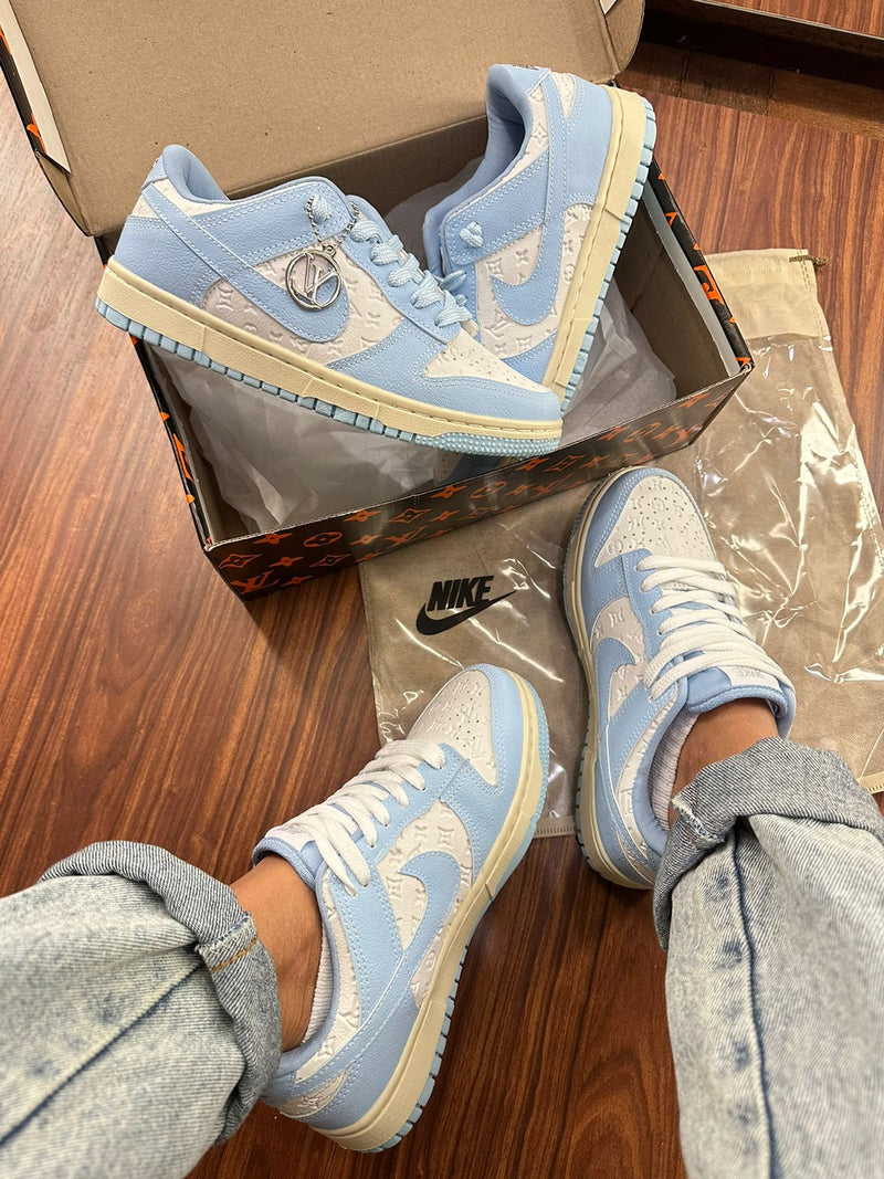 Dunk Low LV Azul + Saquinho personalizado + 2 Cadarços em cores diferentes - Lançamento