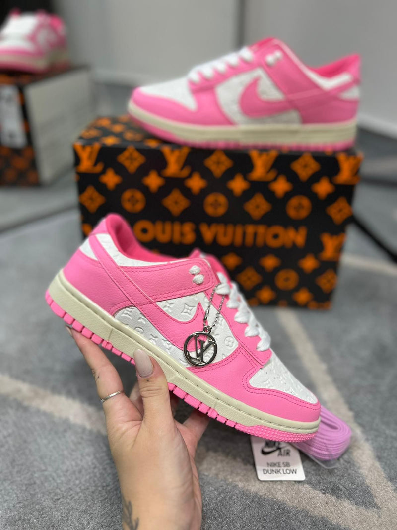 Dunk Low LV Rosa + Saquinho personalizado + 2 Cadarços em cores diferentes - Lançamento