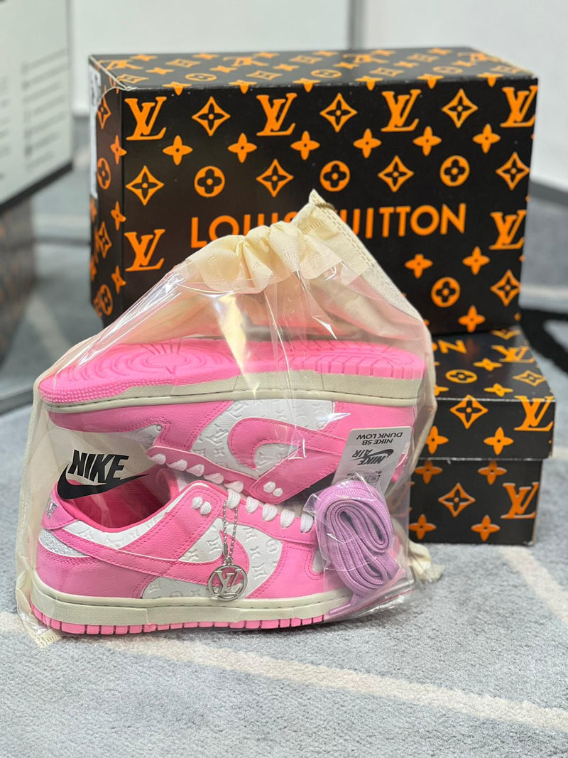 Dunk Low LV Rosa + Saquinho personalizado + 2 Cadarços em cores diferentes - Lançamento