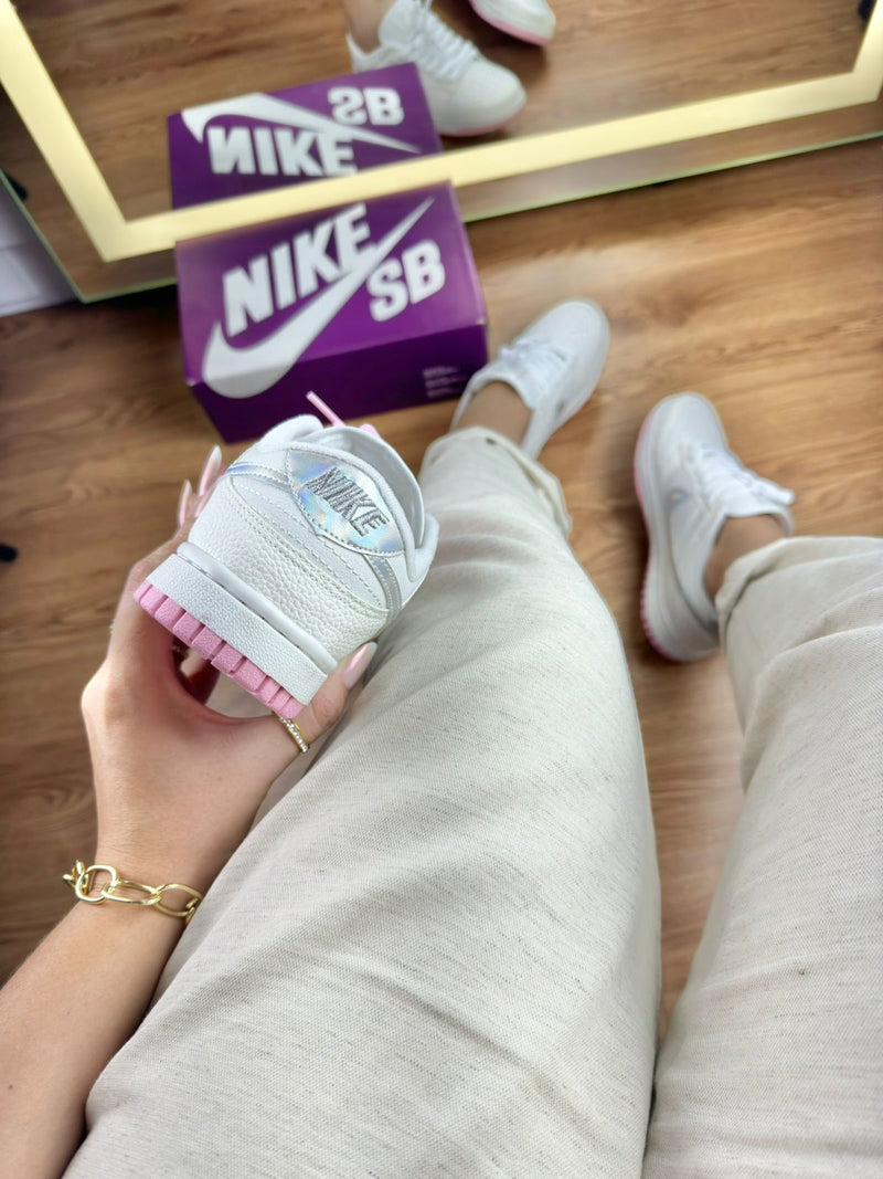 Dunk Low Branco/prata/rosa - Lançamento