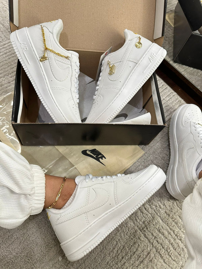 AF1 '07 Lx Lucky Charms + Chaveirinho personalizado - Lançamento