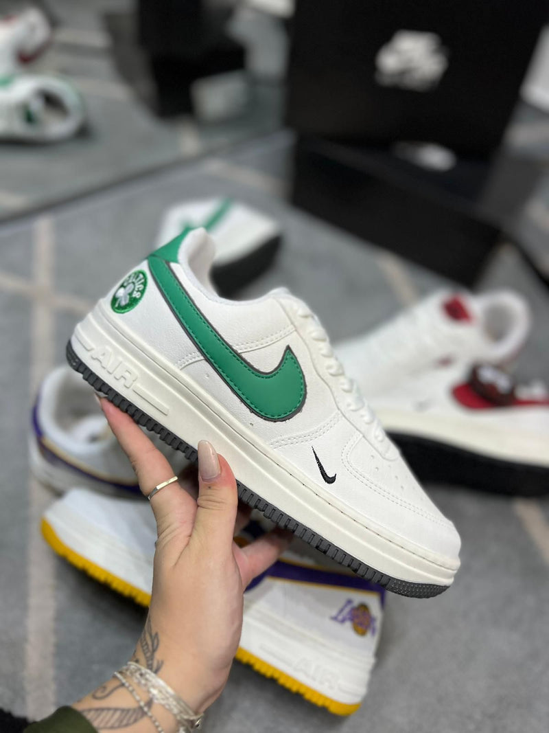 AF1 NBA Branco/verde + Saquinho personalizado + 2 Pares de cadarços - Lançamento