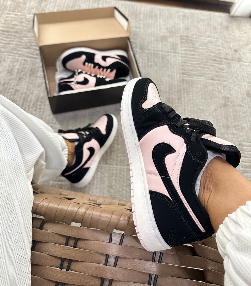 AJ1 Low Preto/rosa - Lançamento