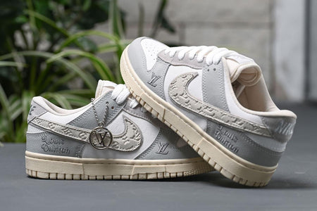 Dunk Low LV Gelo/natural + Chaveiro LV - Lançamento