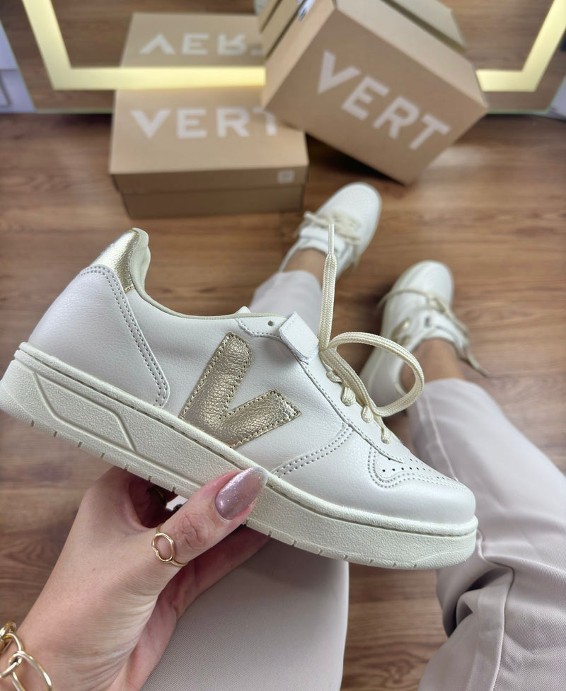 Vert V12 Off-white/dourado - Lançamento