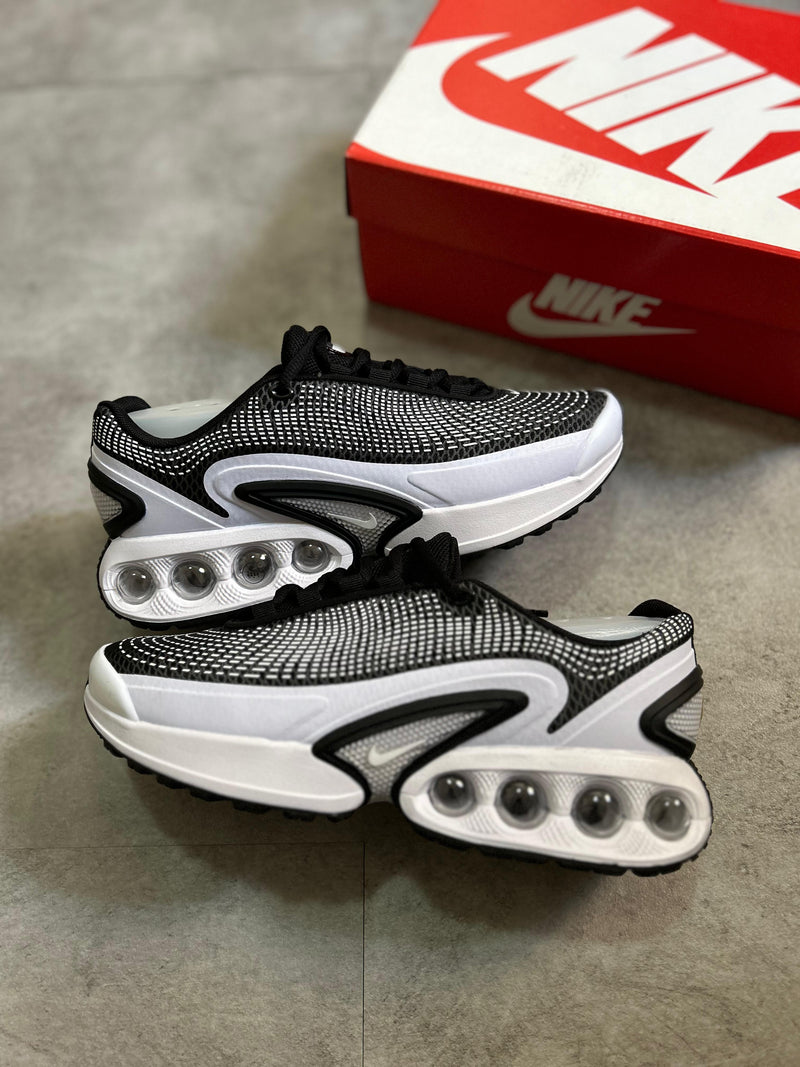 Nike Air Max DN Preto/branco - Importado