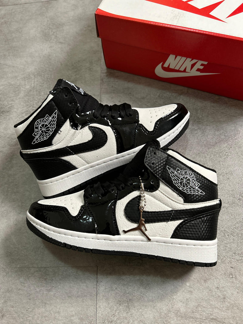 AJ1 Low Preto/branco - Lançamento