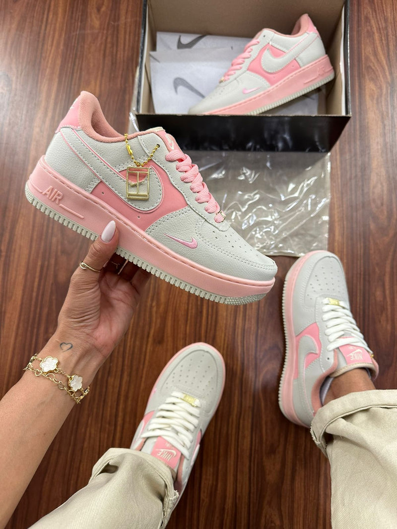 AF1 Nobuk Lady Rosa + Saquinho personalizado + Chaveiro - Lançamento