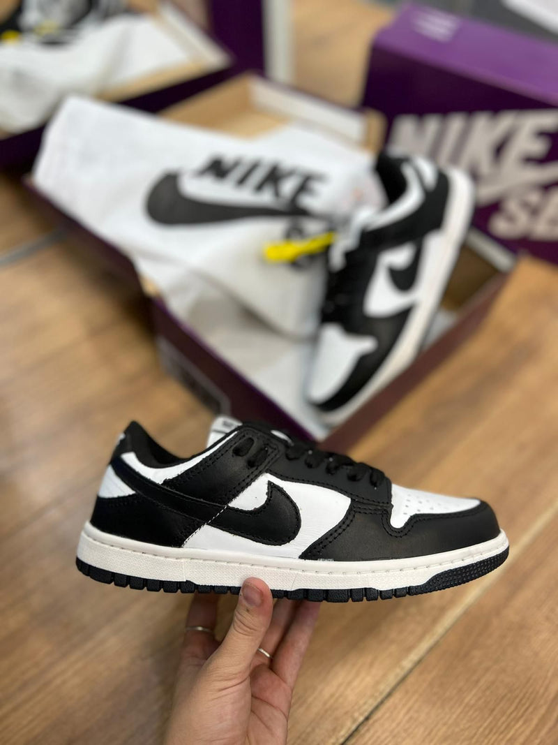 Dunk Low Preto/branco + Saquinho personalizado [Couro legítimo]