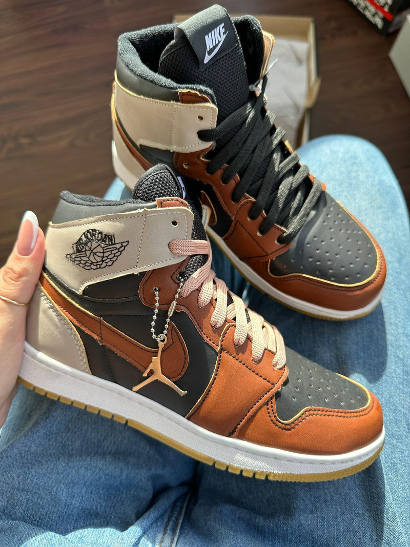 AJ1 High Preto/marrom/creme - Lançamento